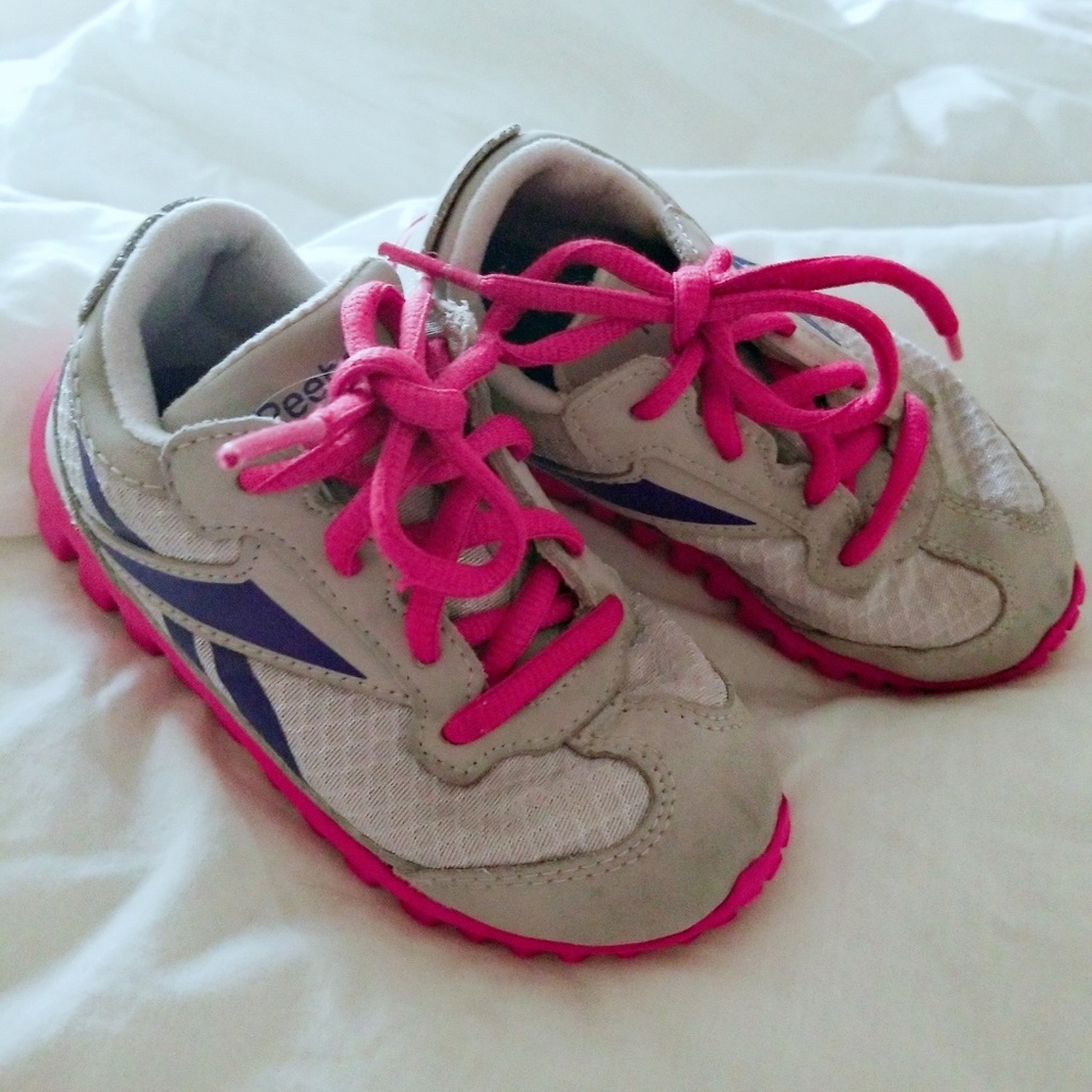 Reebok Little girls running athletic tenis shoes.